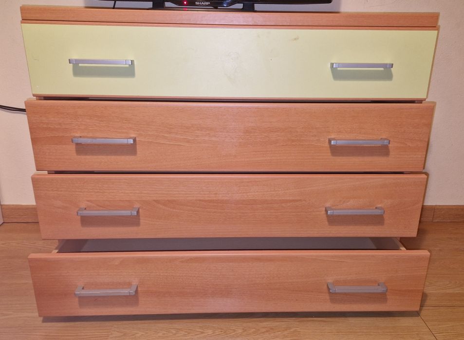 Comoda para quarto de criança