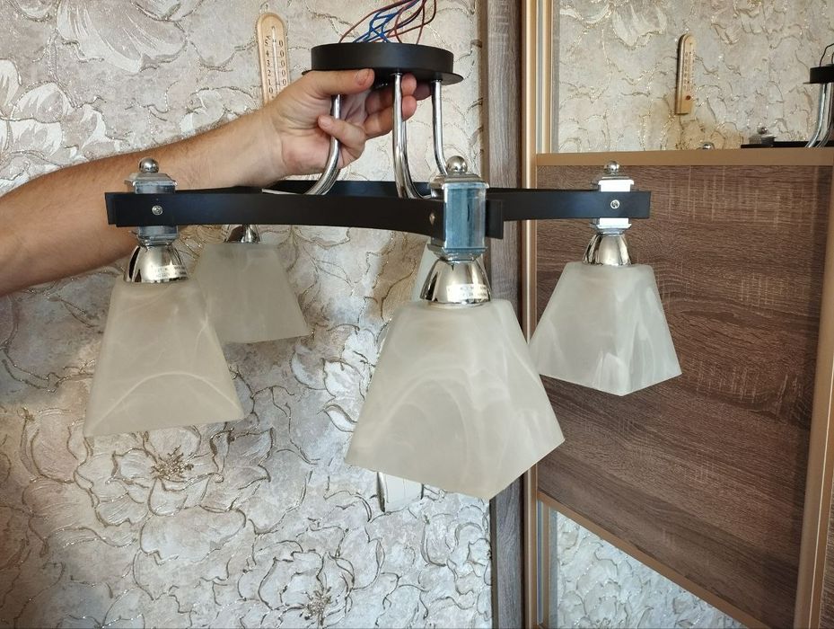 Люстра на 5 плафонів е 27