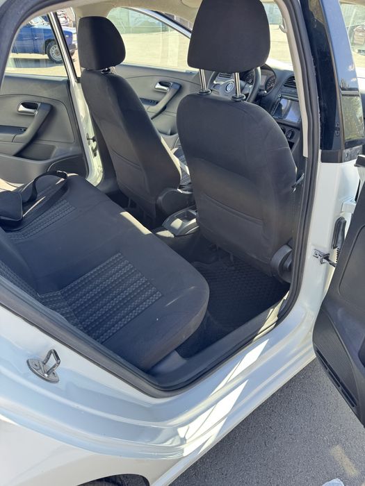 Volkswagen Polo 2015 года выпуска.