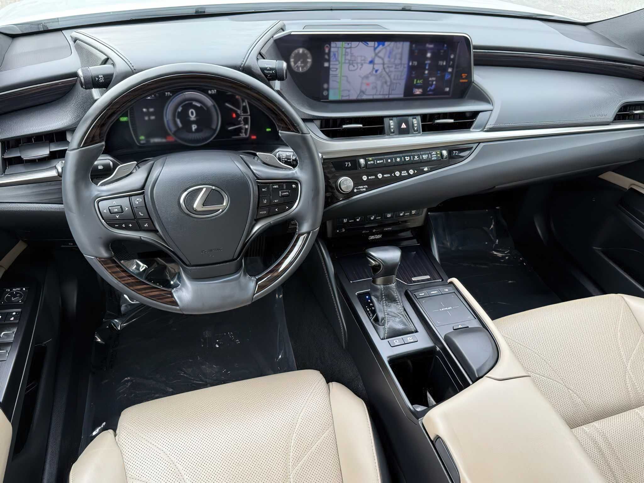 Lexus ES 300 H 2021