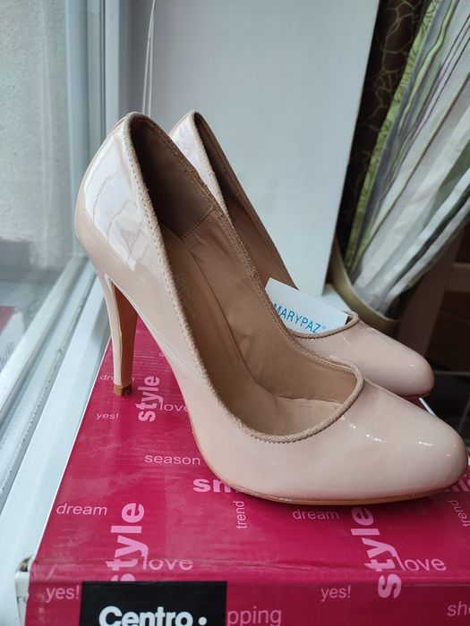 Туфли женские. Лаковые. Нюдовые