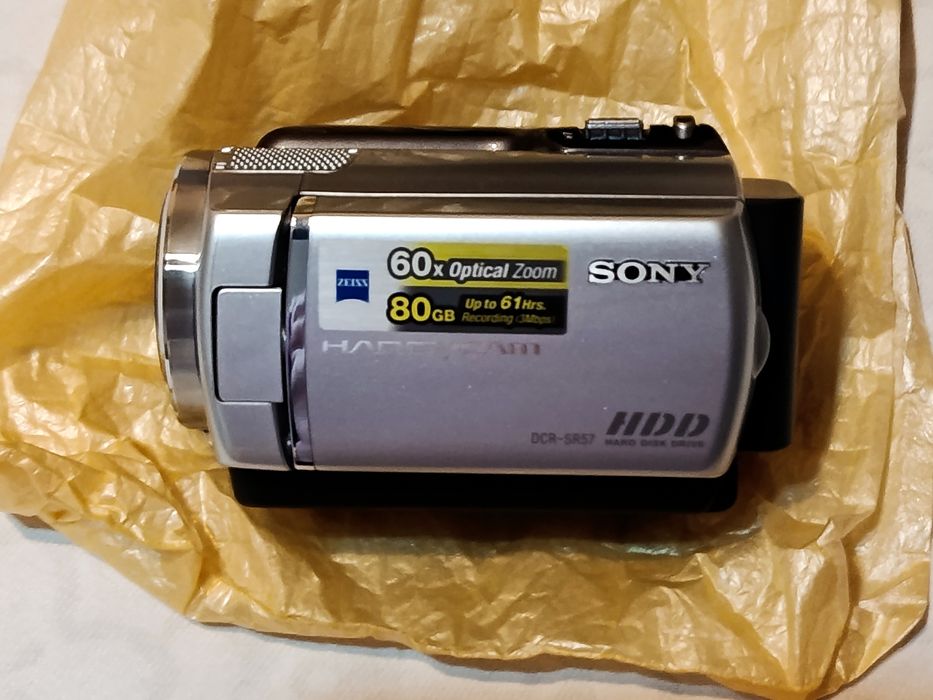 2 Duas Máquinas de fotografar e uma máquina de filmar