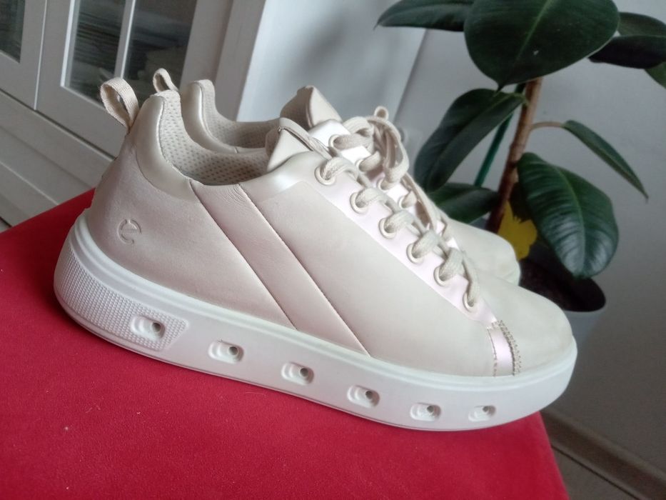 Ecco Street 720 rozmiar 39 sneakersy damskie Gore-Tex