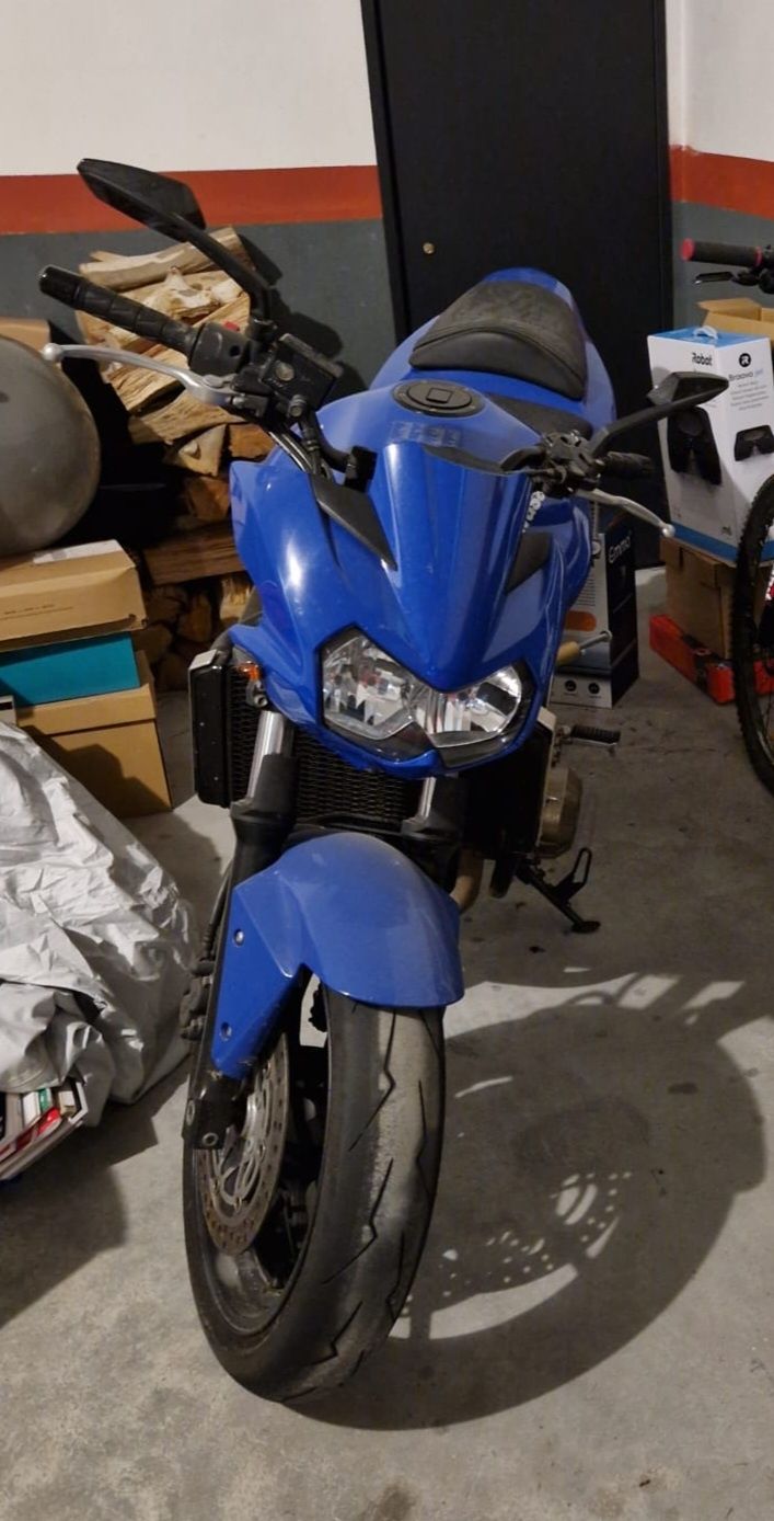 Kawasaki 750 R SÓ 9MIL KM