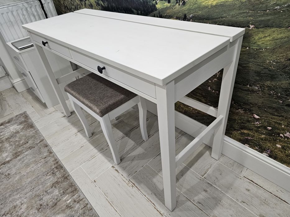Biurko Hemnes - białe razem z taboretem