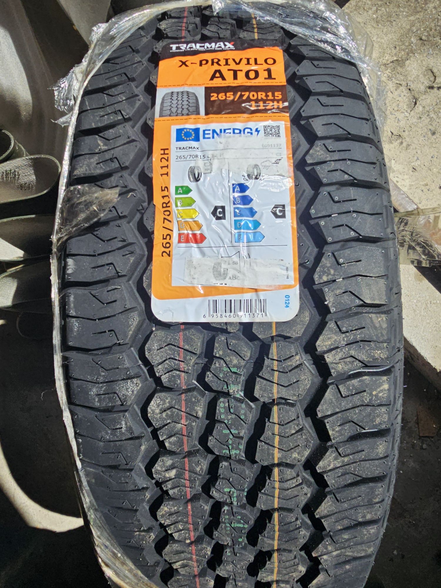 Tracmax X-Privilo AT01 265/70 R15