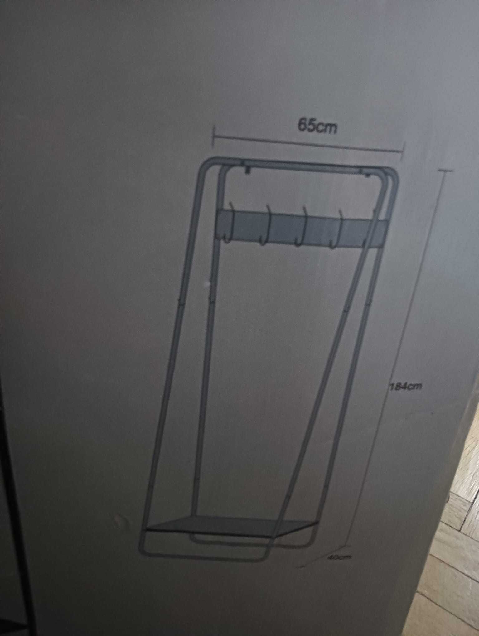 Wieszak stojak czarny metalowy na ubrania Loft