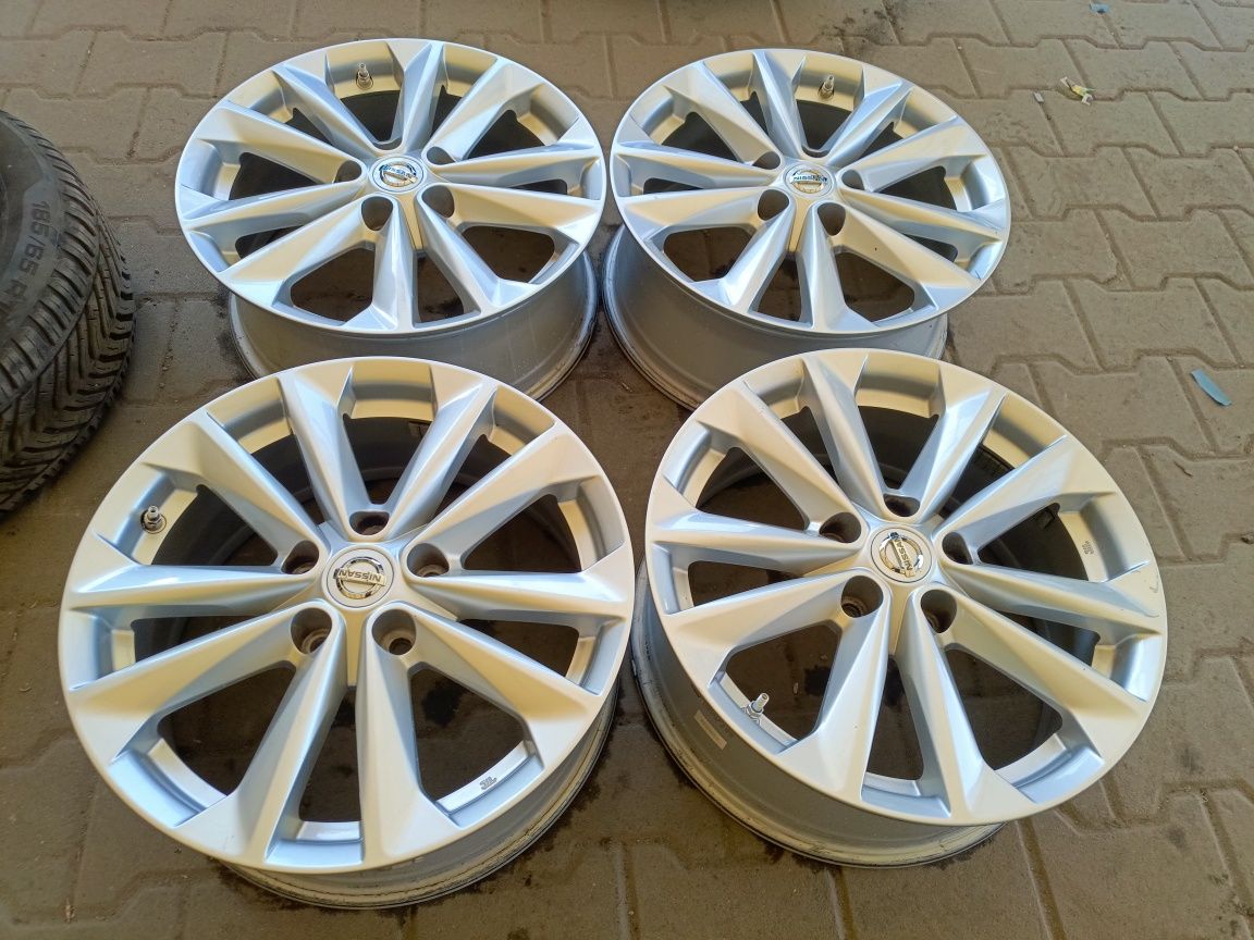 Felgi aluminiowe Nissan 7jx17 et40 5x114,3 Dacia Renault  Toyota