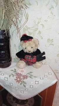 Мягкая игрушка мишка в шотландском костюме с волынкой