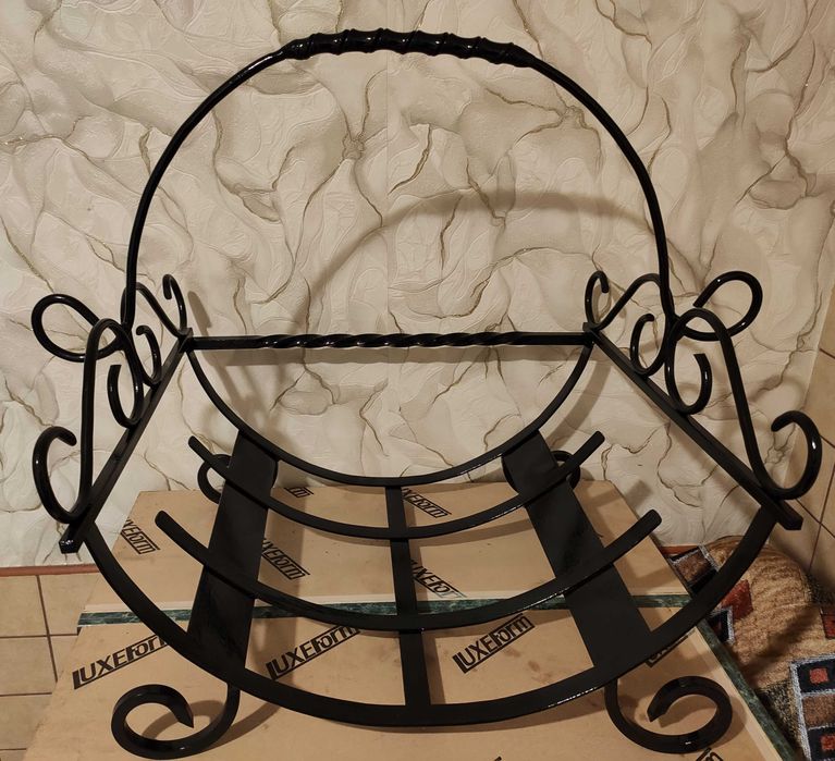 Кована дровниця для камiну ,мангалу печi або котла .