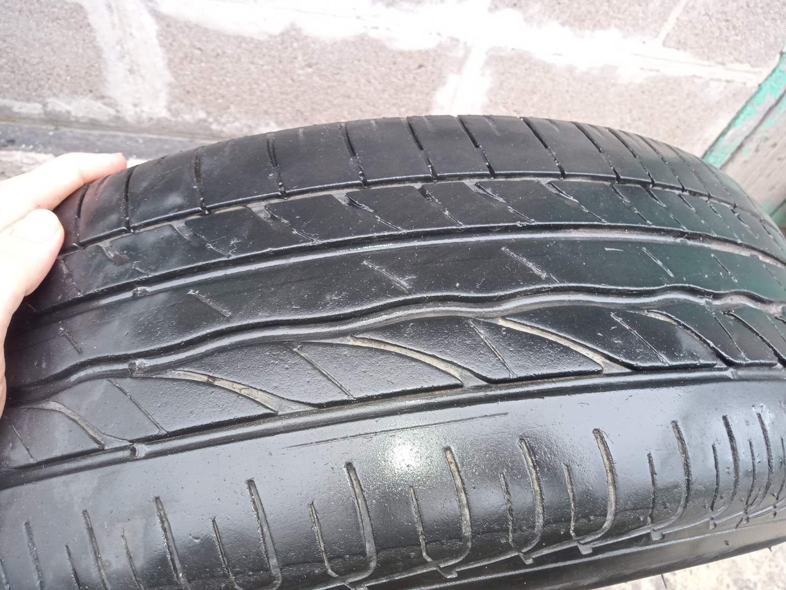 Продам летнюю резину с дисками Bridgestone 195/65r15