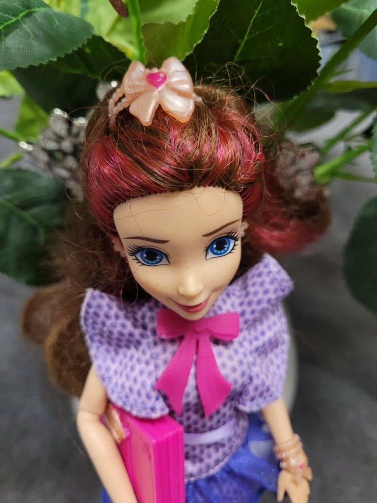 Lalka Jane Następcy Hasbro córka Dobrej Wróżki