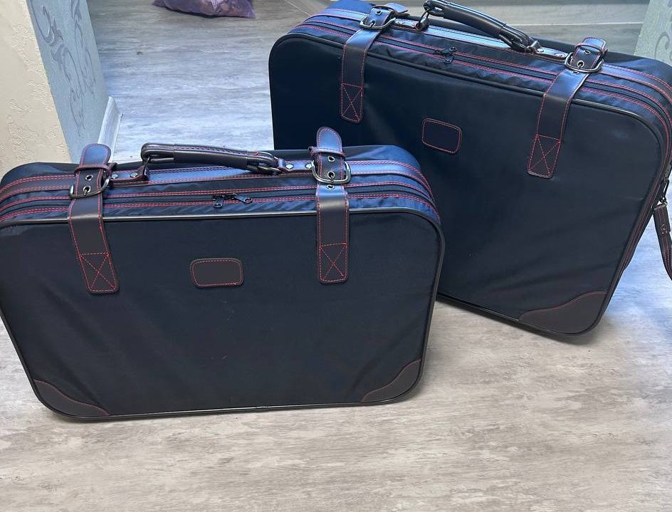 Два чемодана в комплекте