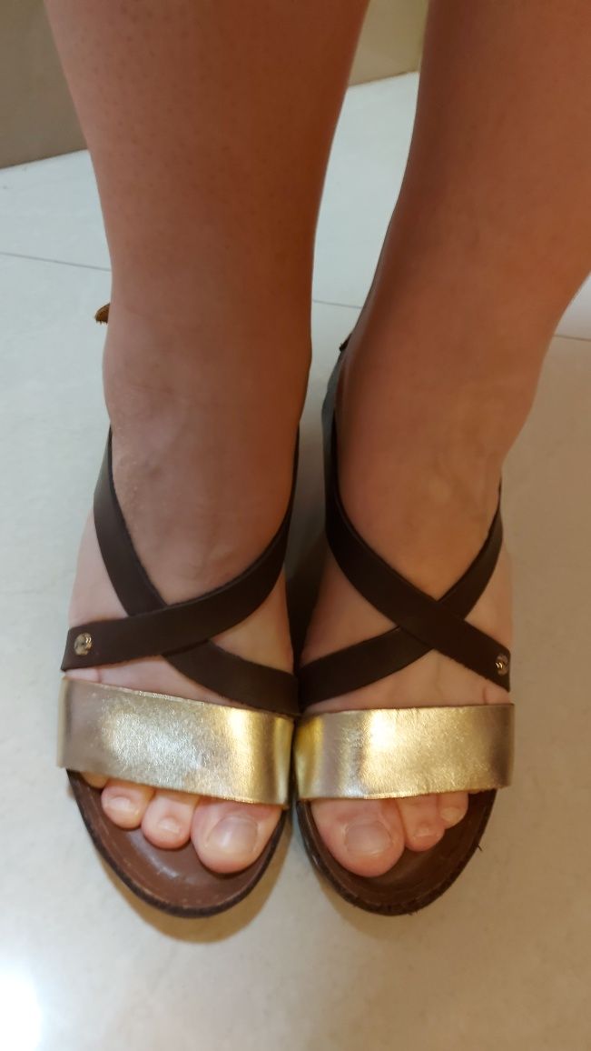 Sandały skórzane brązowo-złote 38 obcas 7 cm