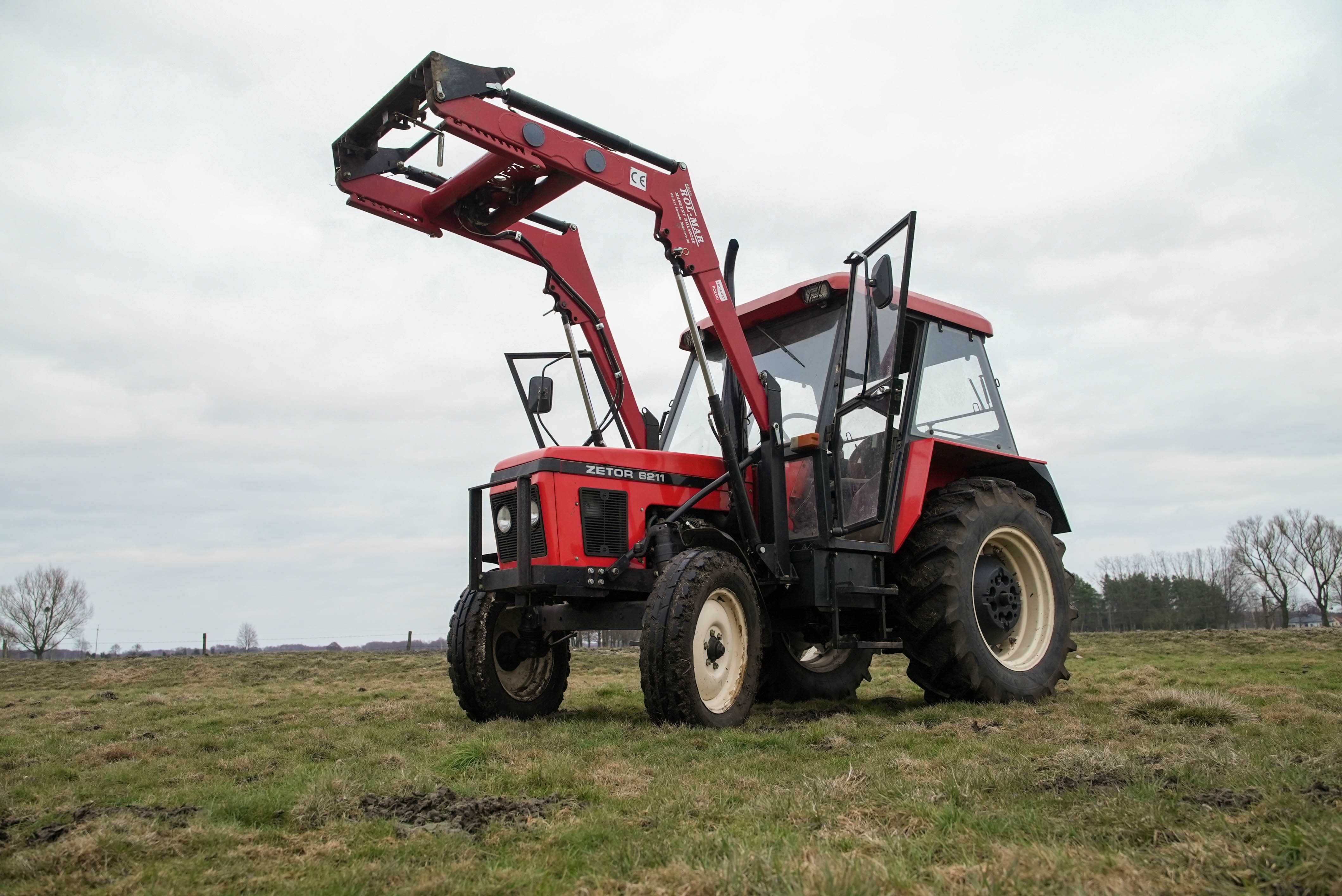 Ciągnik Zetor  + tur do negocjacji