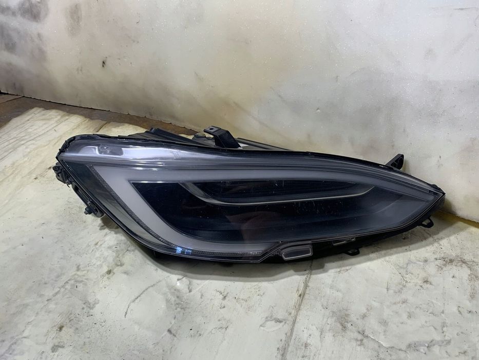 LAMPA PRAWA PRZÓD FULL LED TESLA MODEL S LIFT 2016- 105357500C