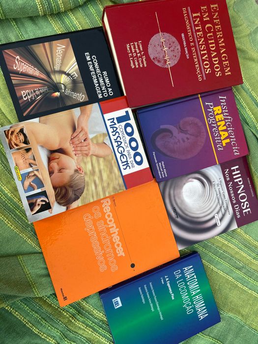 livros de enfermagem e de acupuntura