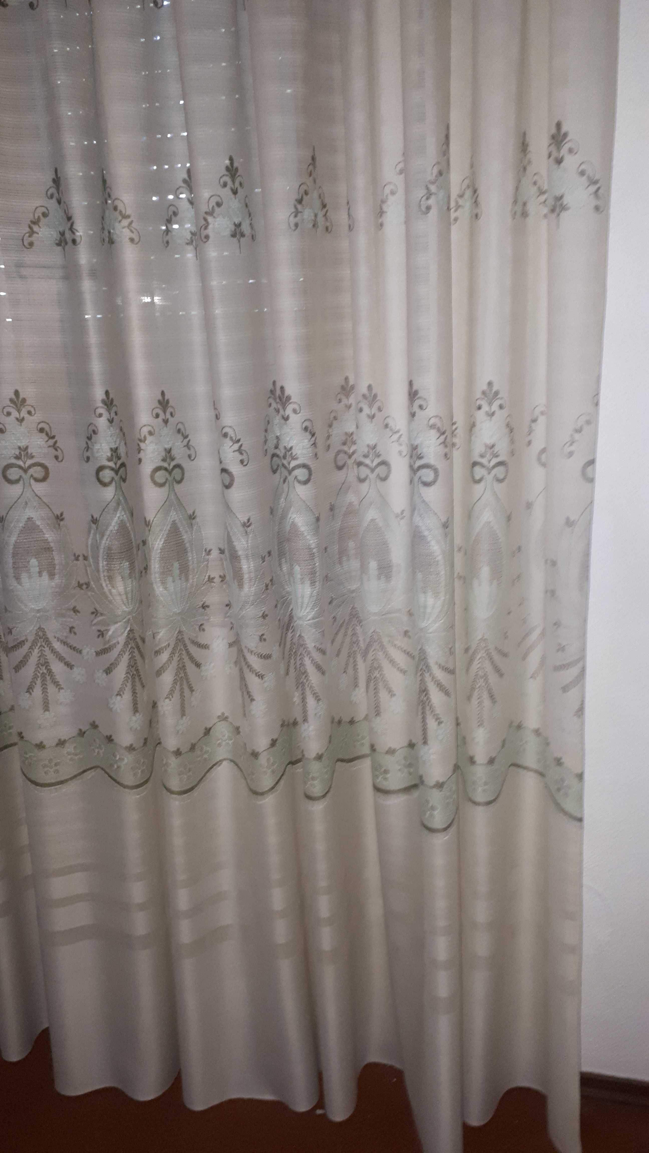 Cortinados em excelente estado - Para a casa toda.