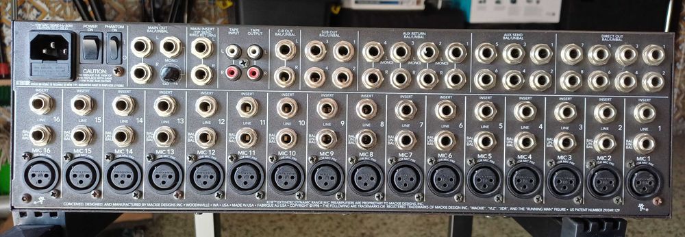 Mackie 1604 VLZPRO Made USA c/problema