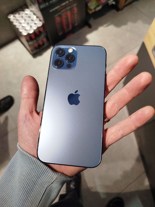Продам iphone 12 pro 128 gb