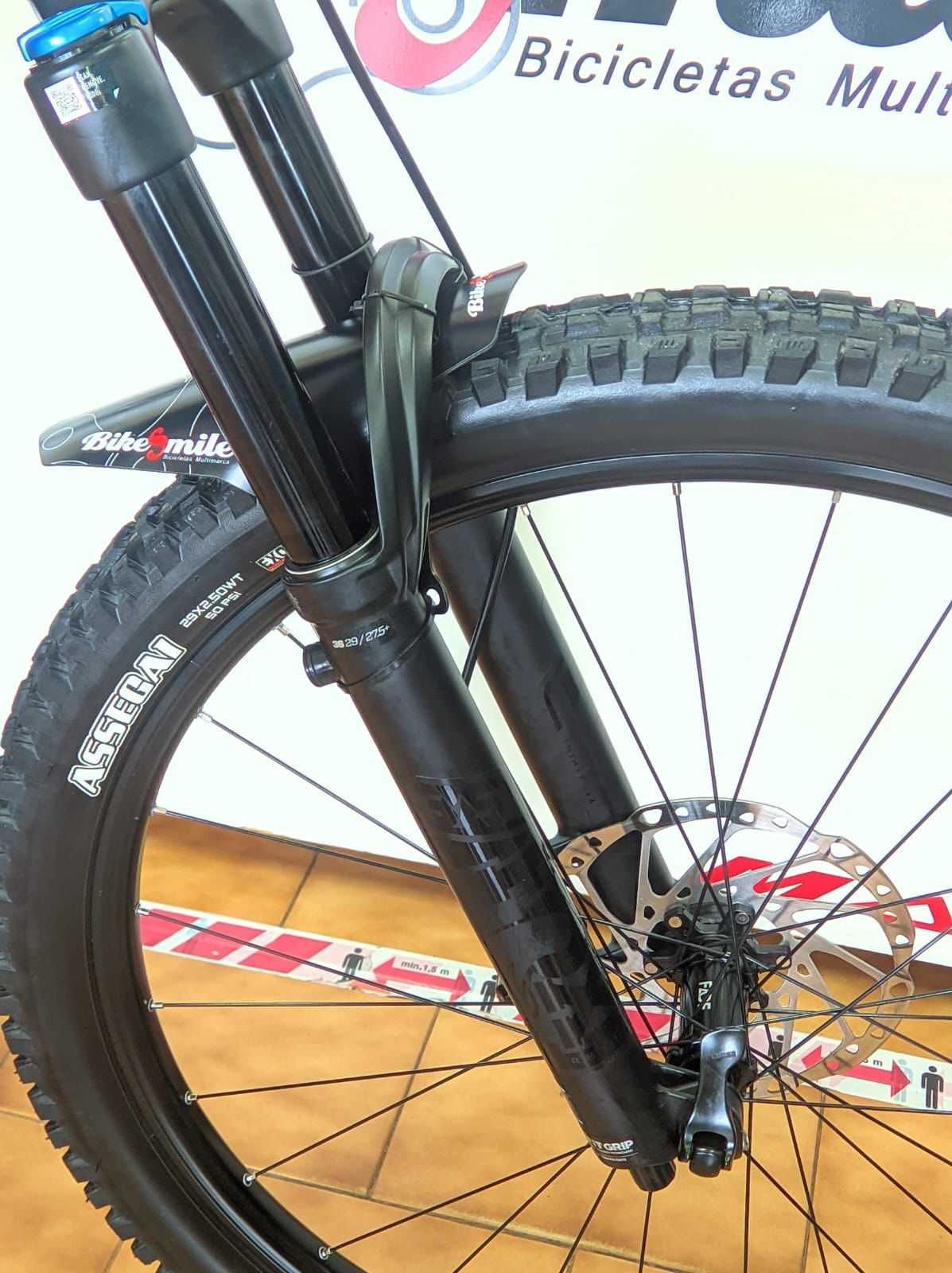 FOX 36   |  29"  150MM (2025) com 300km