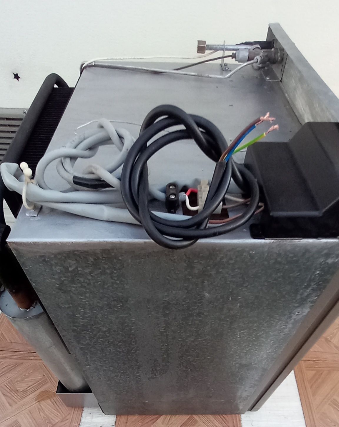 250€ Frigorifico eletrolux trivalente para caravana ou autocaravana