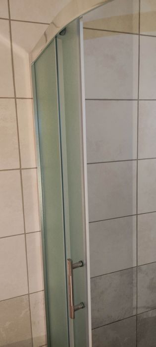 Продам душевую кабину 90 на 90 см.