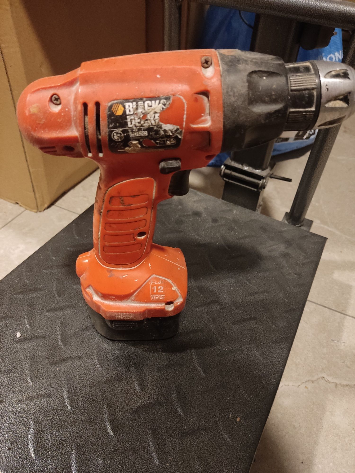 Wkrętarka Black&decker 12v