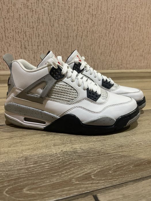 Кроссовки Nike air jordan 4 retro