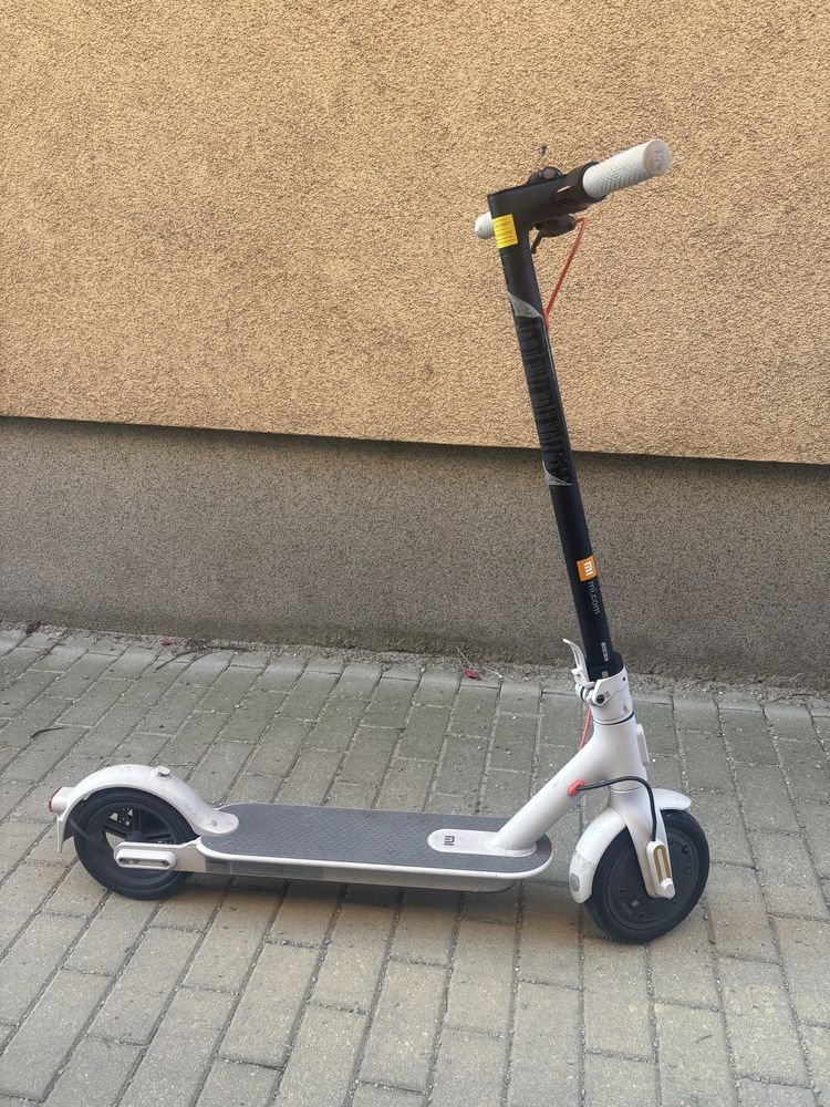 Hulajnoga elektryczna Xiaomi Mi Electric Scooter 3 SZARA