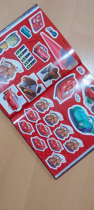 Livro Completo dos Carros Disney Pixar