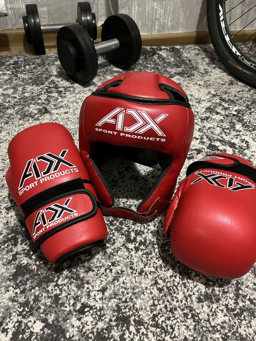 Продам шлем для тхэквондо і перчатки