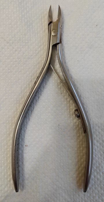 Кусачки маникюрные Eclat с гравировкой.