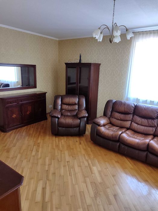 Без % оренда просторого будинку в с. Іванковичі, 360 м.кв.