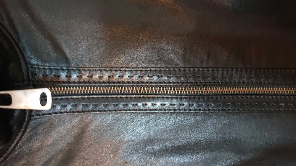 Продам турецкую кожаную курточку.