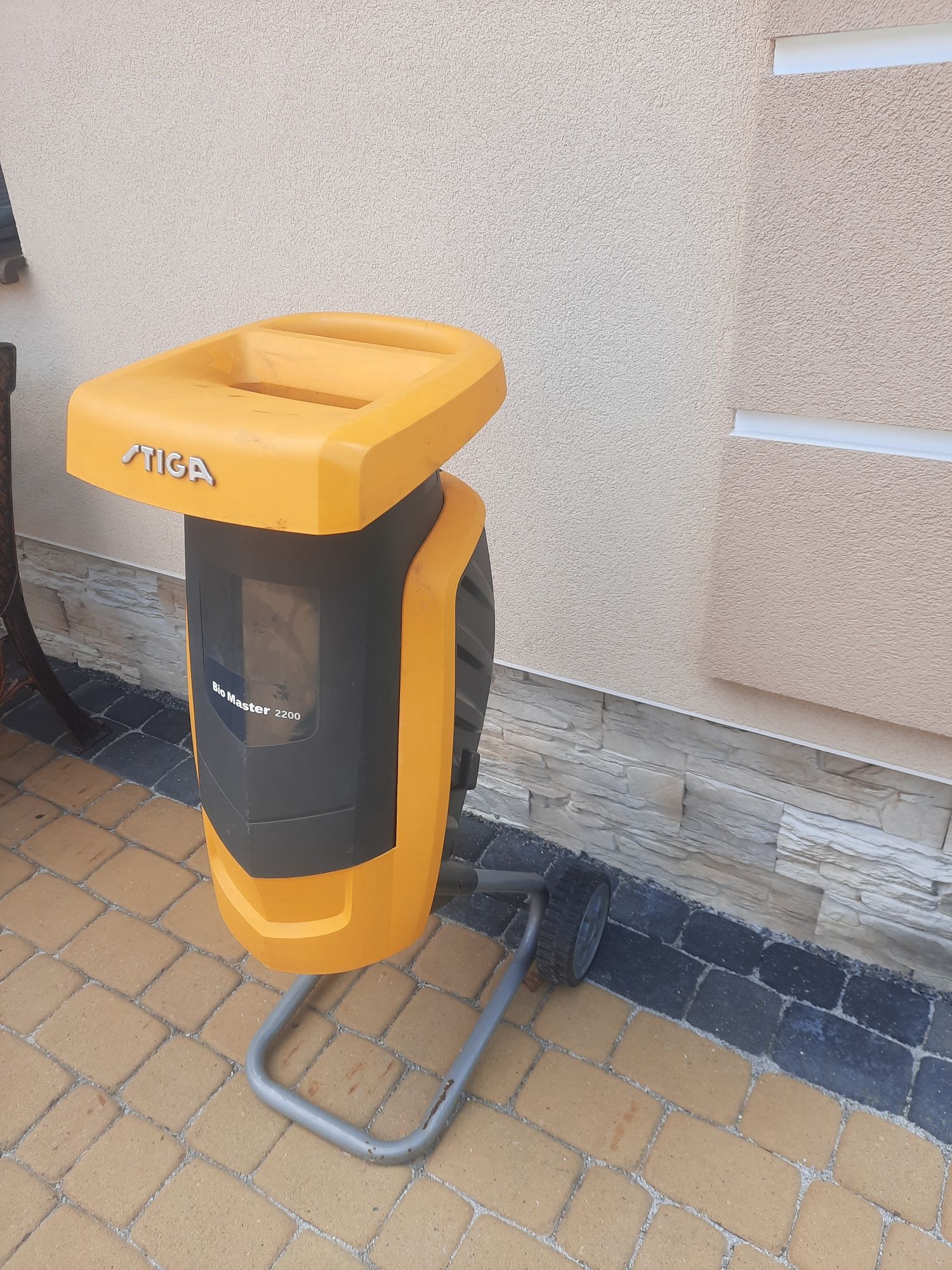 Ŕębak do gałęzi Stiga
