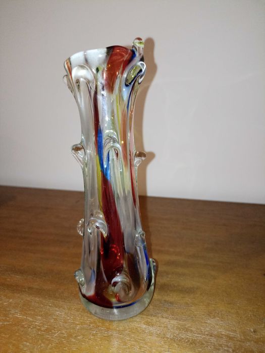 Sprzedam wazon, szkło kolorowe wys. 22 cm. Cena 80 zł.