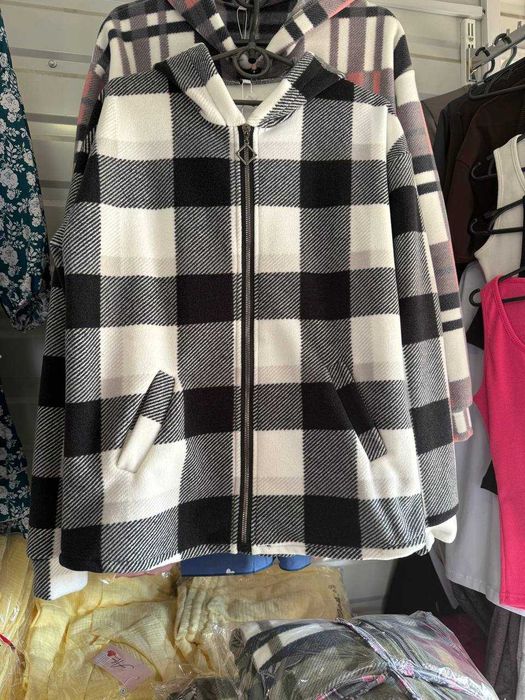 Жіноча довга флісова сорочка в клітинку з капюшоном рубашка від 42до52