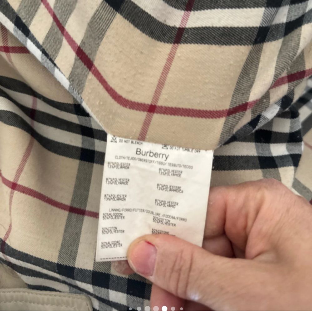 Gabardine da Burberry verdadeira como nova