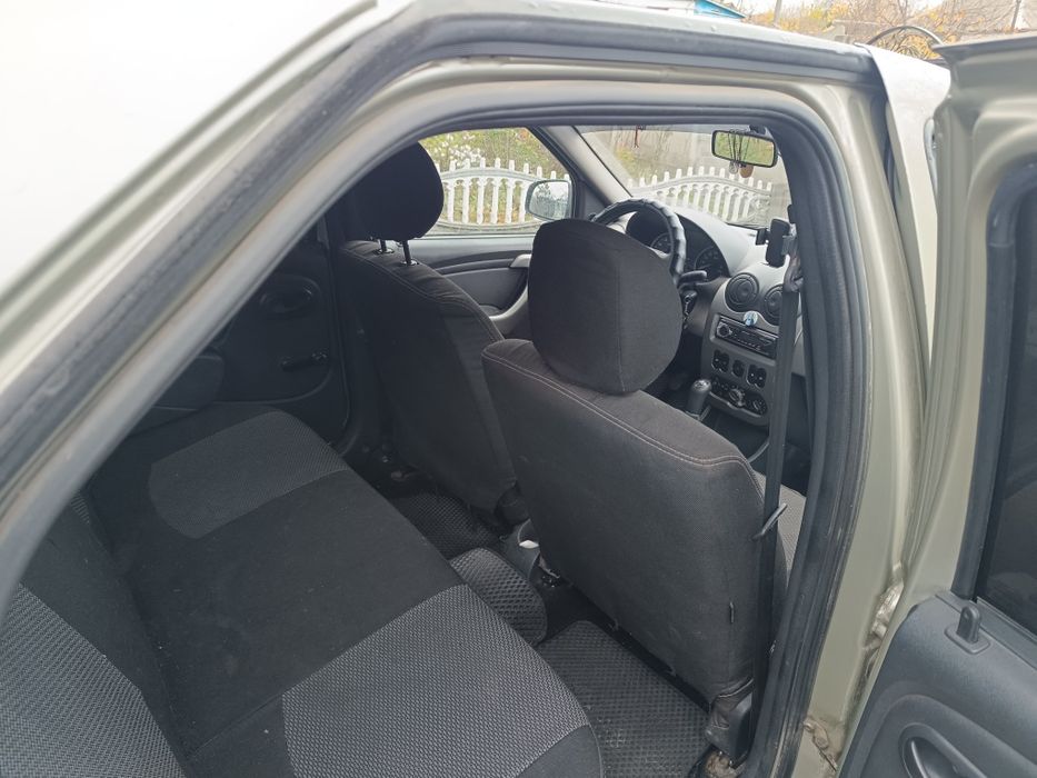 Рено логан 2011р