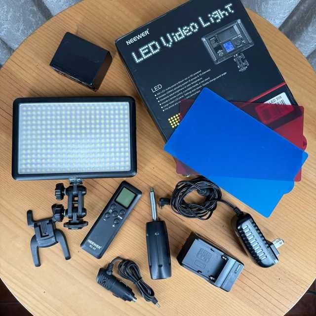 Neewer LED 308 Video Light