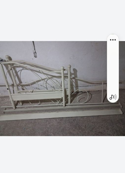 Sprzedam łóżko metalowe 90X200