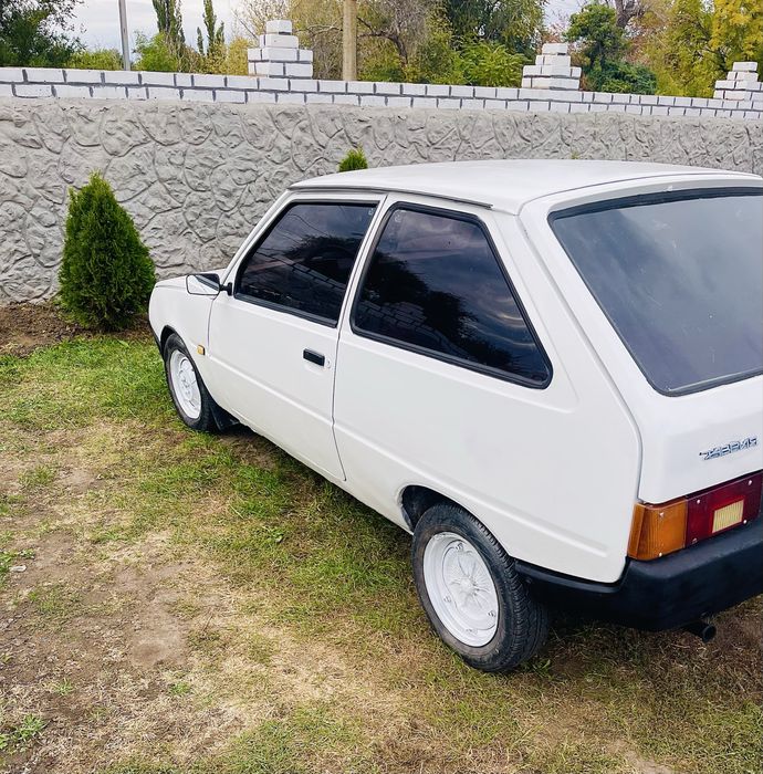 Заз Таврія 1102