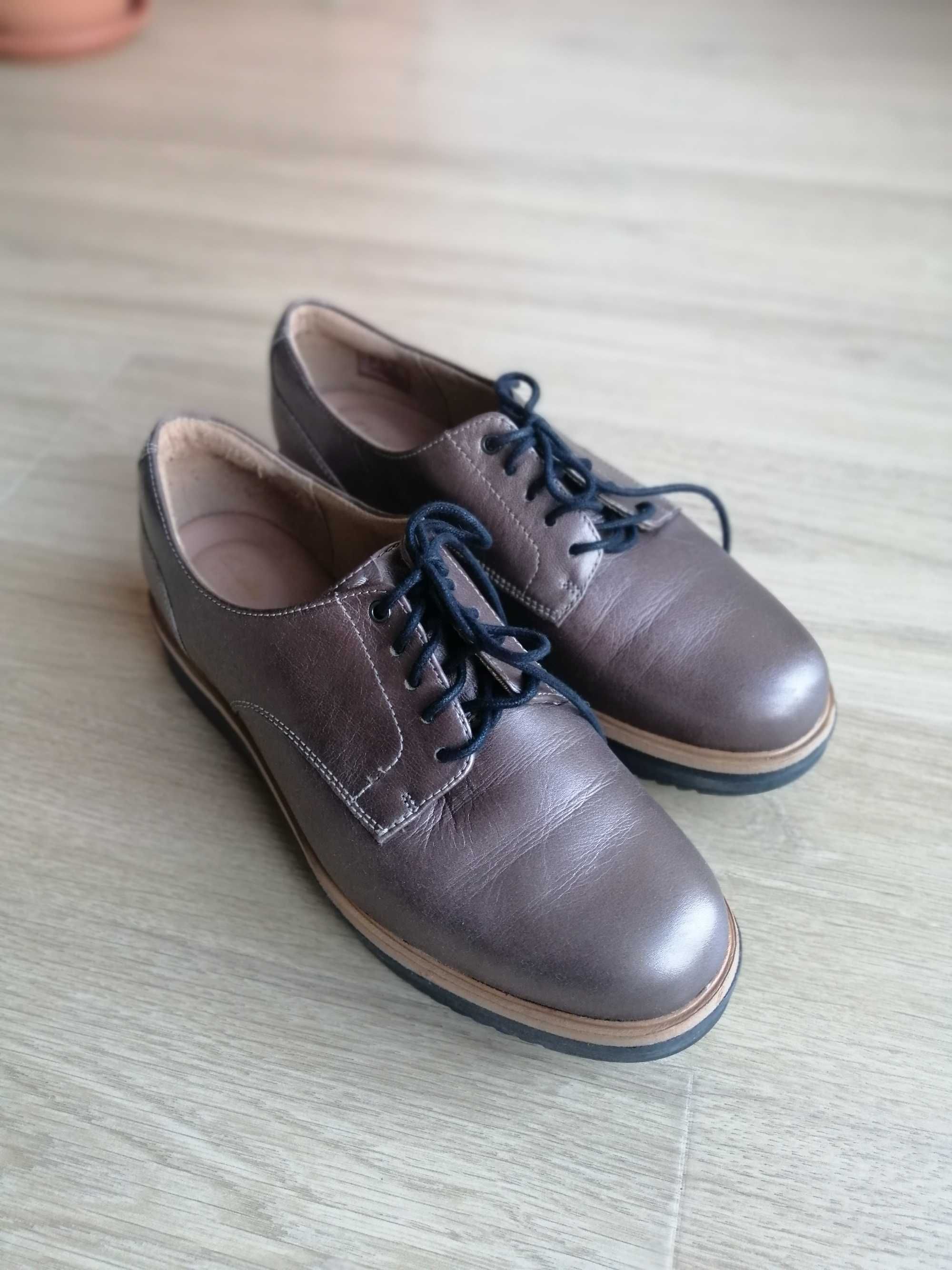 Półbuty oxfordy Clarks Artisan 39