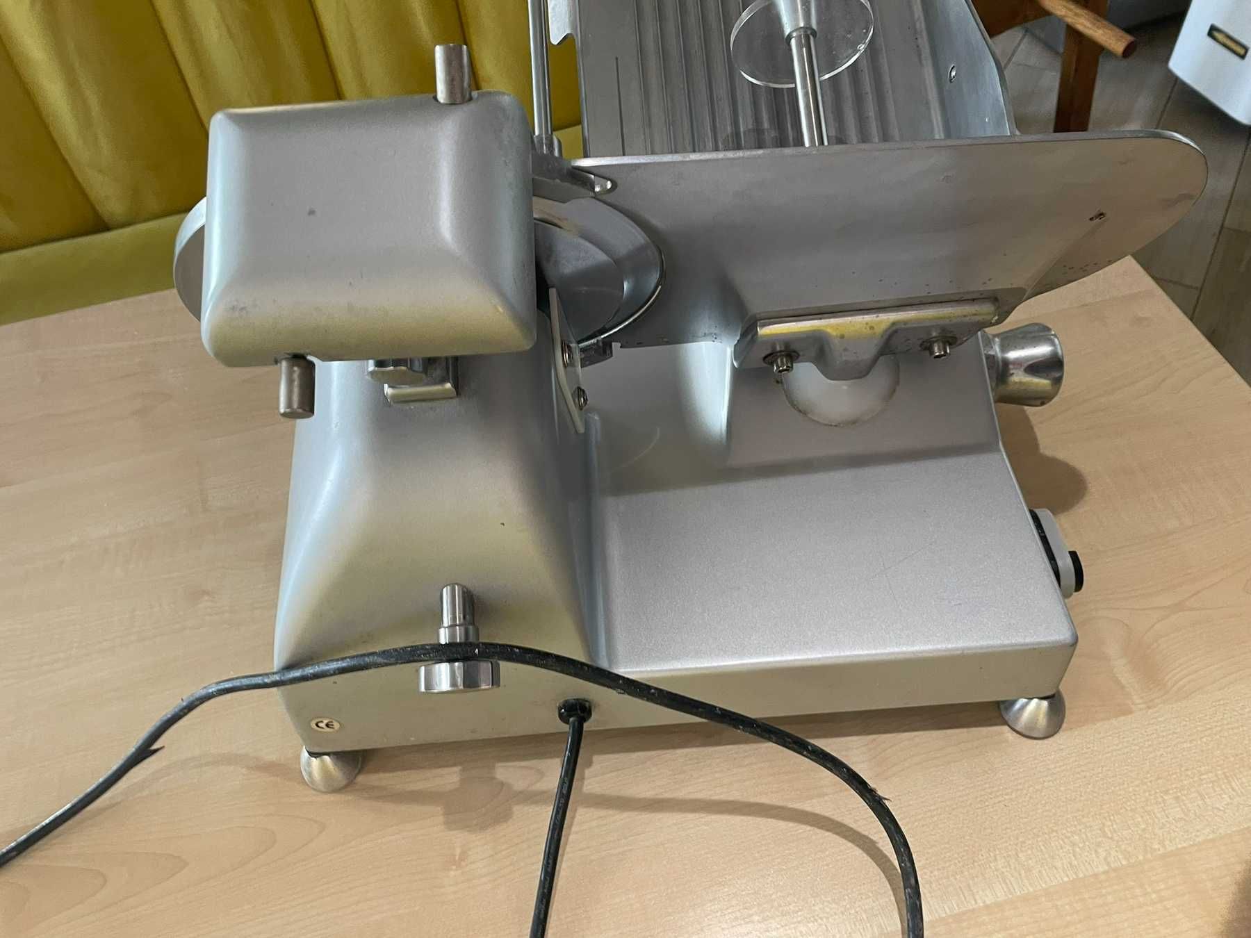 Слайсер BERG MSD 220L
