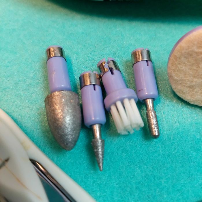 Поптативный фрезер для маникюру ручной на батарейках