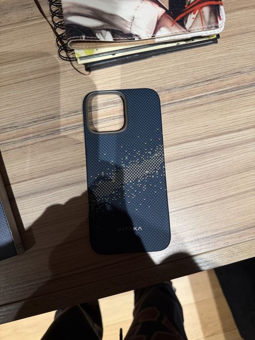 Чехол от pitaka на 16 pro max