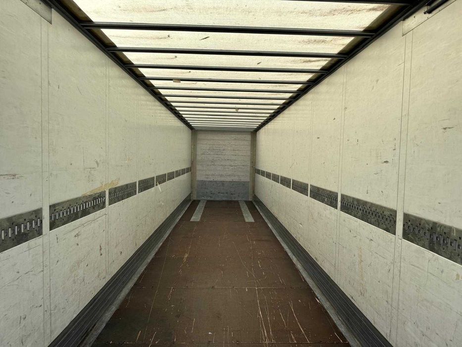 Schmitz Izoterma Kontener Box, 2017r, roleta , 481083 km , z Francji