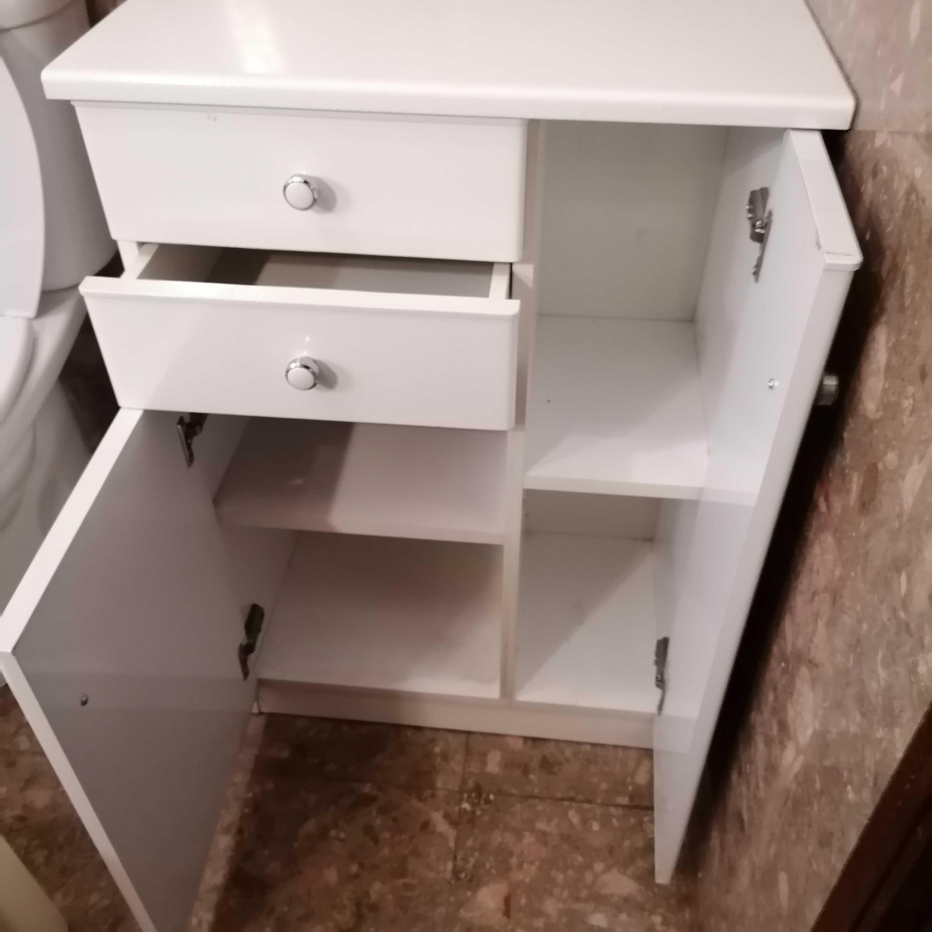 2 moveis de quarto de banho