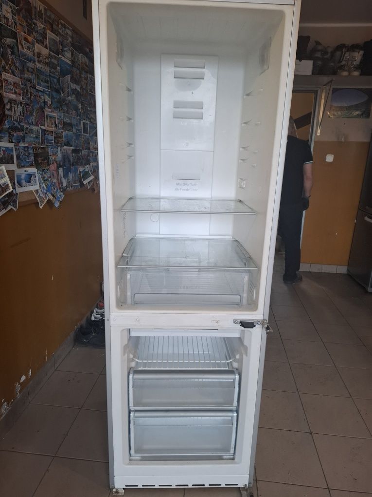 Bosch części lodówka czerwone drzwi